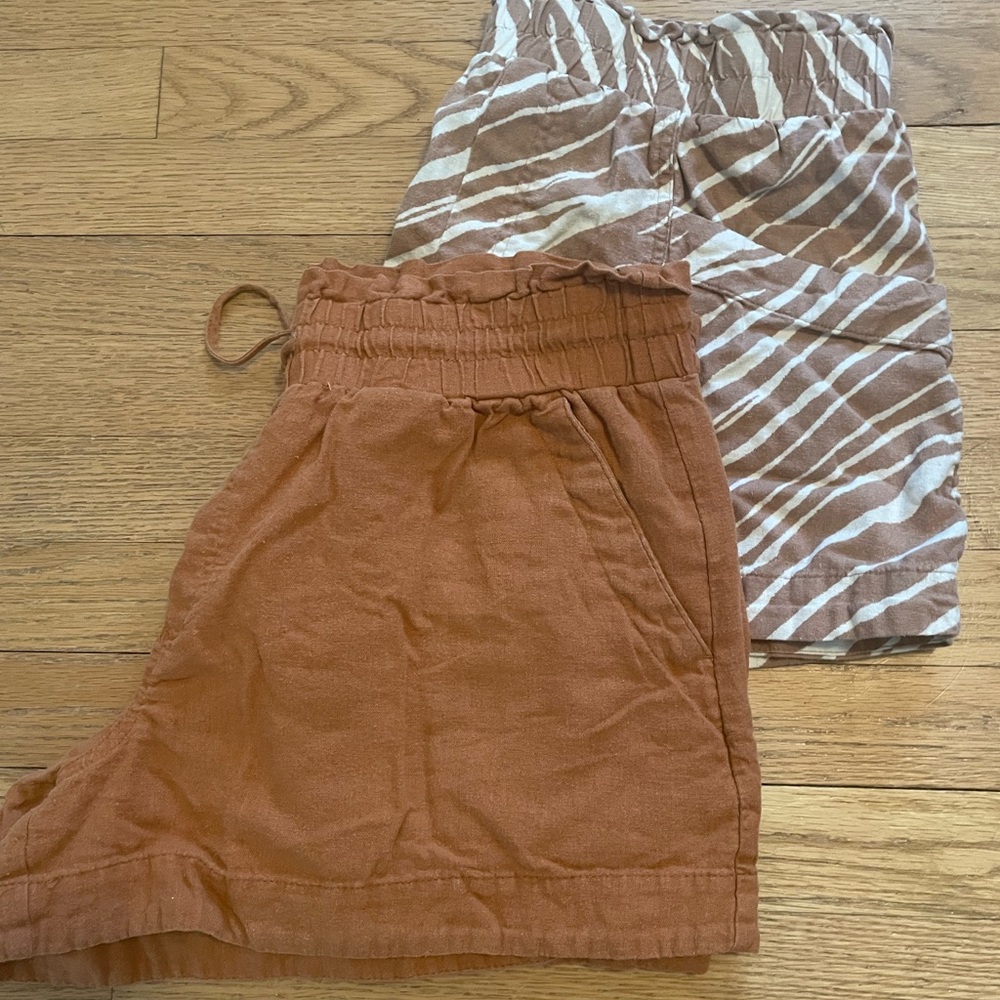 A New Day Brown and Striped Shorts Set